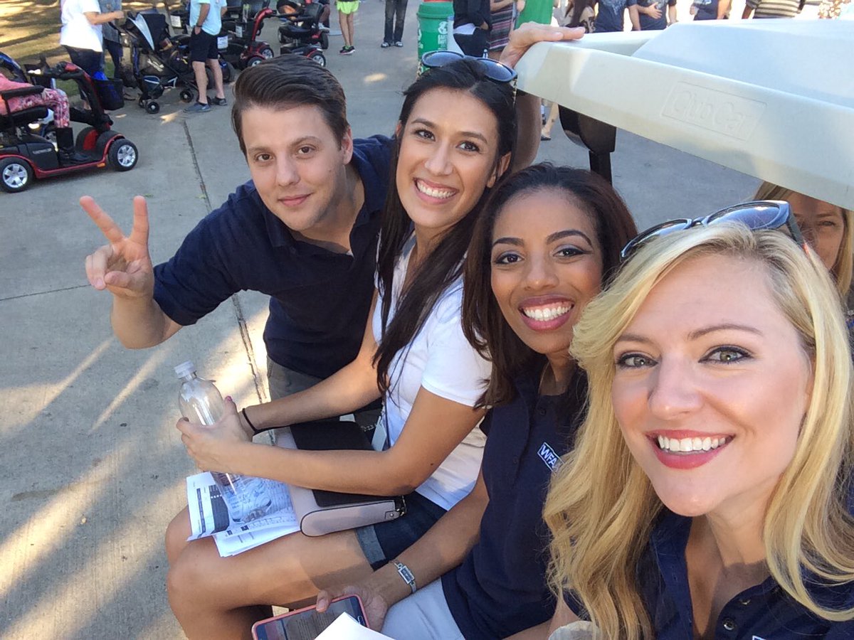 ColleenWeather's tweet image. Meet the fair folks! Awesome opening day! #sharethefair @StateFairOfTX #wfaa @AlishaLaventure @wfaasebastian