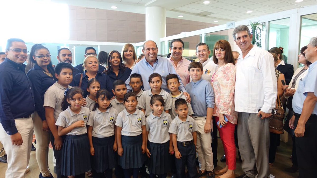 rubenmoreiravdz's tweet photo. Merecido homenaje a Edmundo Gurza Villarreal. Hoy se inauguró la sala que llevará su nombre en la Infoteca @UAdeC #Torreón @luisgurza https://t.co/uNkNnbYCor