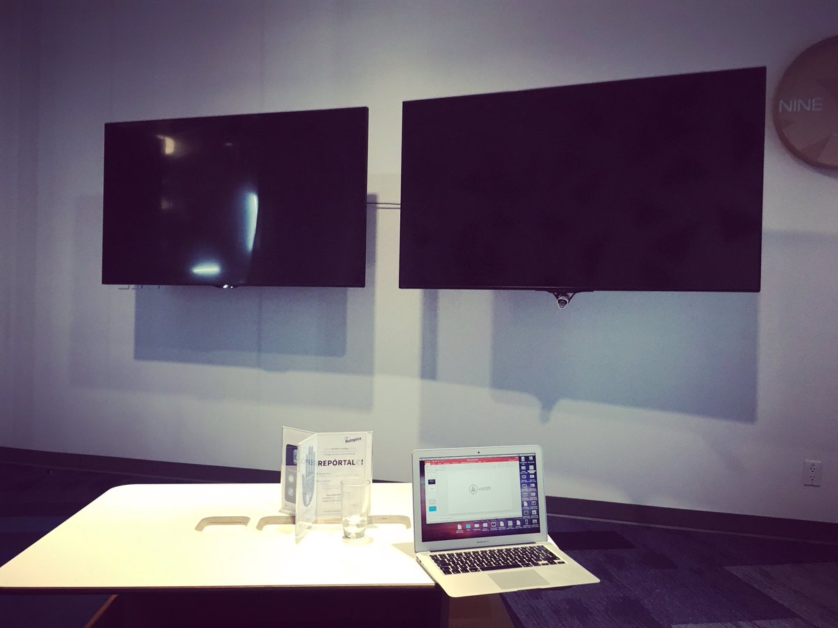 yorchlion's tweet image. Ayer, presentando. #PitchView. Y luego 5 horas en el auto.