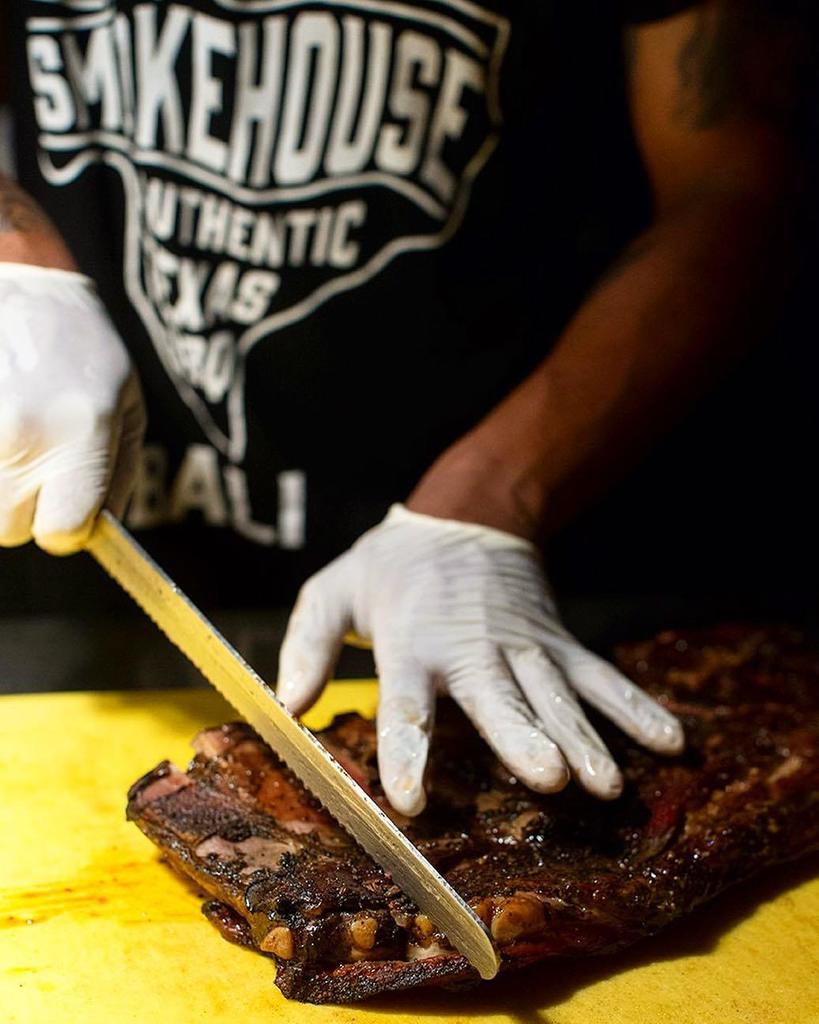 Measure twice, cut once 😃😃😃
.
#lowandslow #balibbqribs #balibbq #balifun #bestofbali #best… ift.tt/2cHzYAV