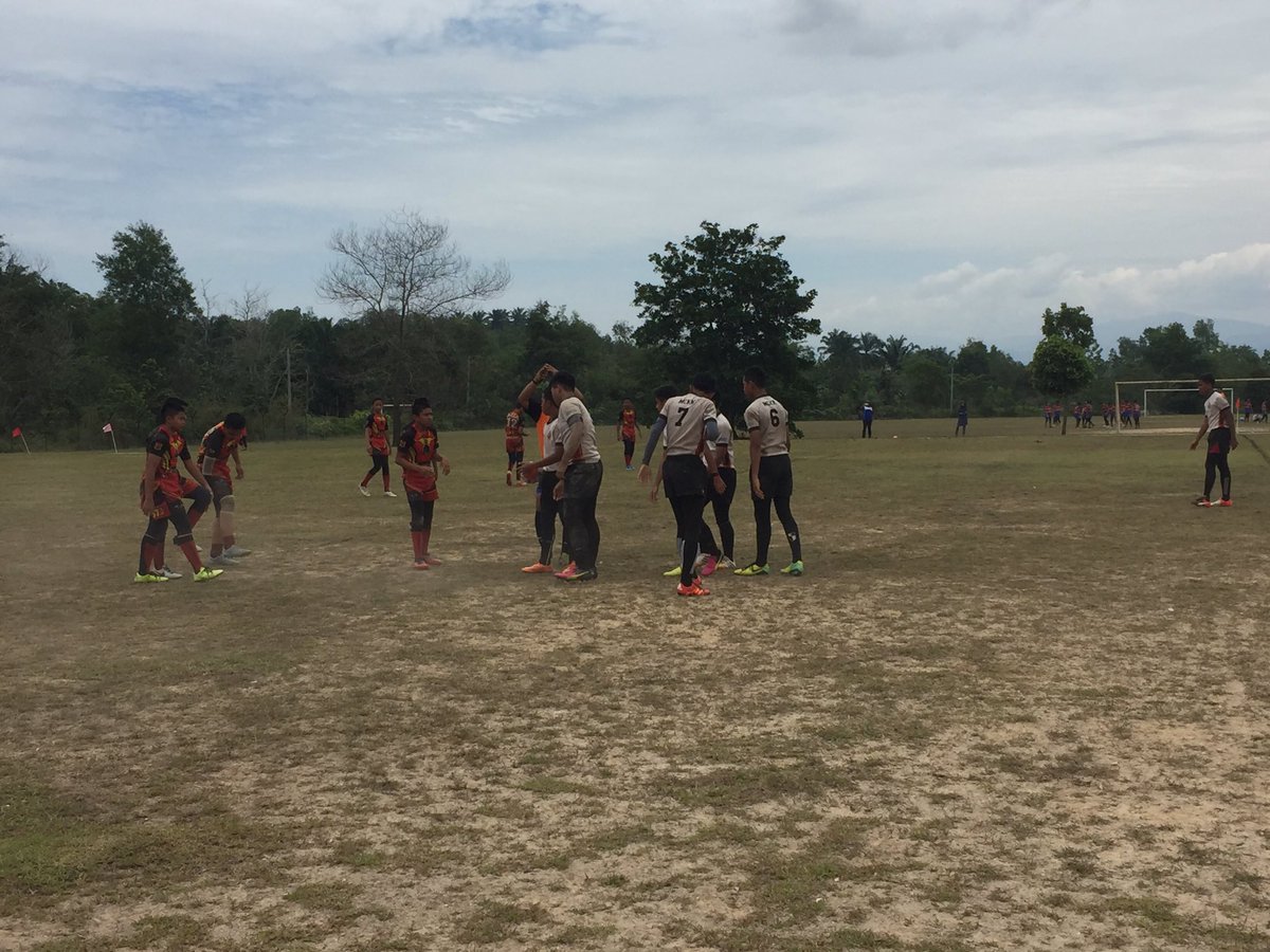 SemashurRedaksi's tweet photo. MCKK vs STJ
current point (5-0)
and the game is still on for the 1st half #semashur10s #GLguys https://t.co/TYVENTWQlp