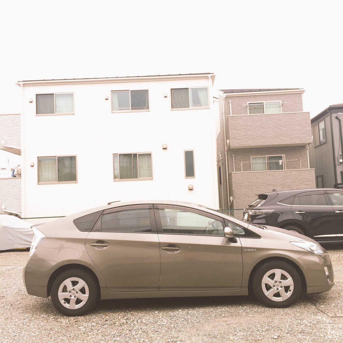 toshi39's tweet image. 白、黒、シルバーを外して正解ですね。中々良いんで無いの、ブロンズなプリウス。
#prius #lededition #オーダー車両 #オークション