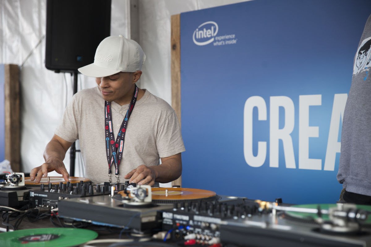 best_techtoday's tweet photo. Maker Pro News: Connecting at Maker Faire and More https://t.co/6EutWfwP95 #makers https://t.co/m9wIU7FLxk