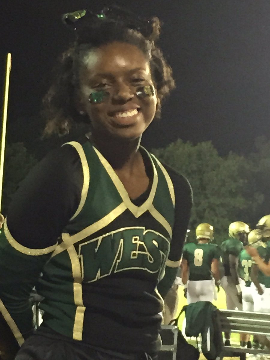 WHTrojansCheer's tweet photo. Happy Birthday to Senior and Team Leader De'Ja!!! 🎉🎉🎈🎈🎂🎂 https://t.co/SnOEClxaBi