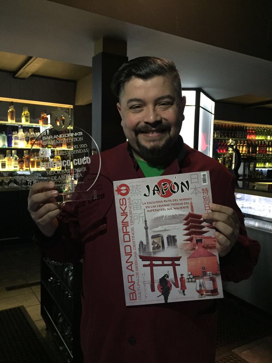 BARANDDRINKSarg's tweet image. Visitando al Mejor Barman de Argentina 2015 @Fedecuco según los AWARDS de revista @BARandDRINKS quien ya tiene la última edición 55 JAPON!