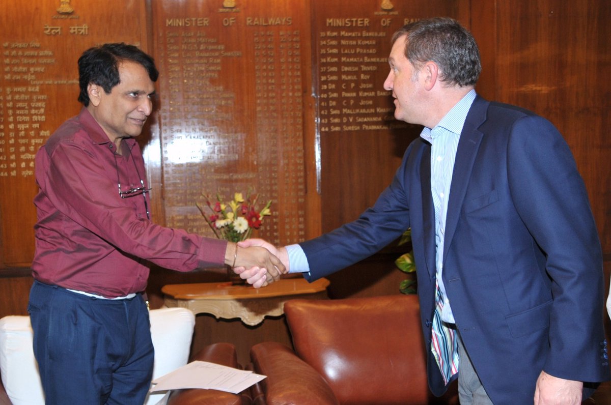 RailMinIndia's tweet photo. Mr Jim Whitehurst,Global CEO Red Hat Inc met MR @sureshpprabhu to discuss Open Source Software Solutions for IR https://t.co/WggRT8YKiw
