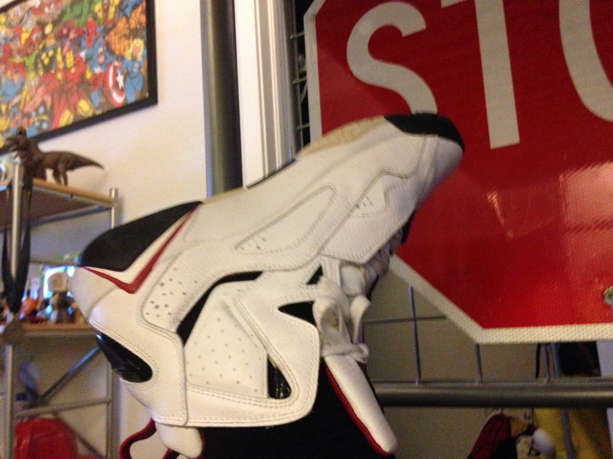 G19Keegan's tweet photo. Just got some new Jordan's pretty cool what kind are they? comment down bellow https://t.co/jwWTkworAQ