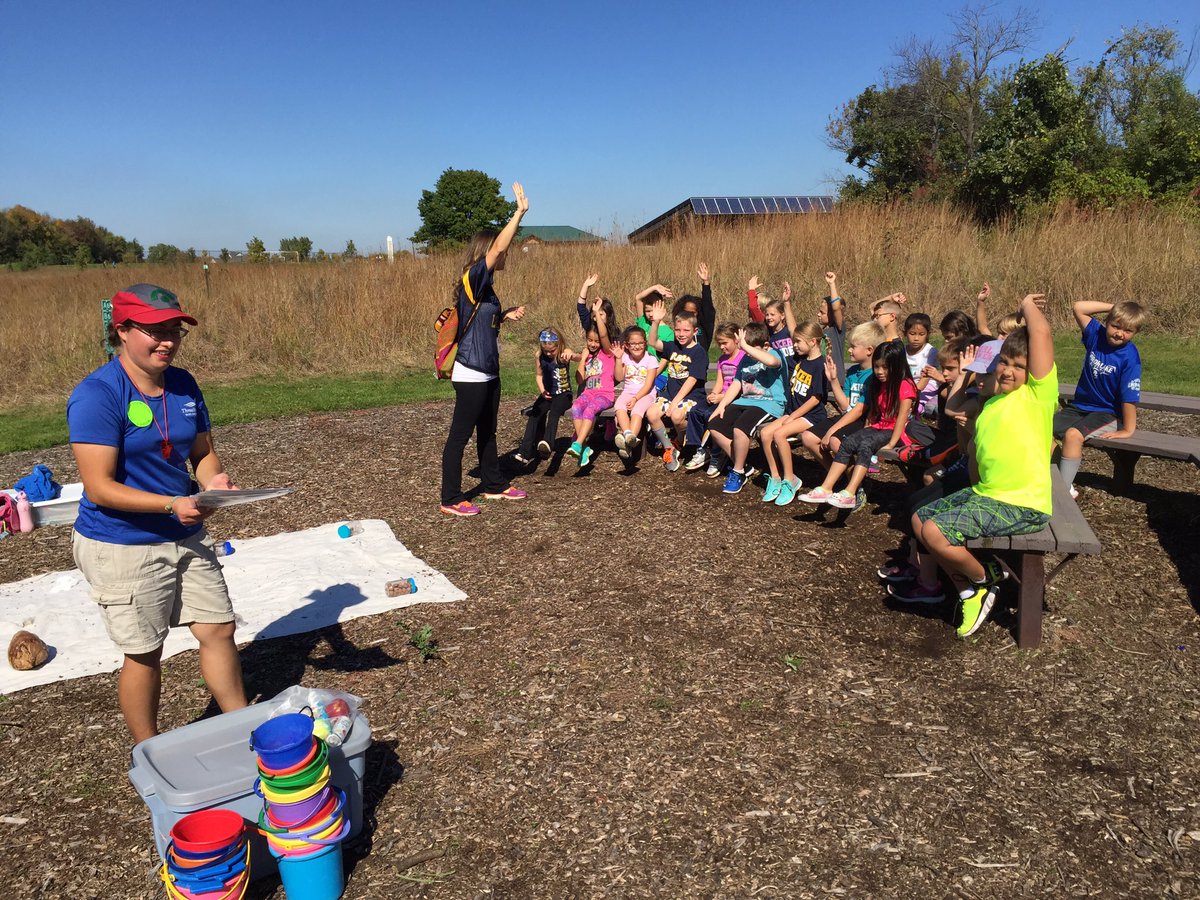 GlendalePLS's tweet photo. .@MissTStock has a class eager to learn with @threeriverspark because #wearebotanists #glendale20 https://t.co/adpkFAs8d0