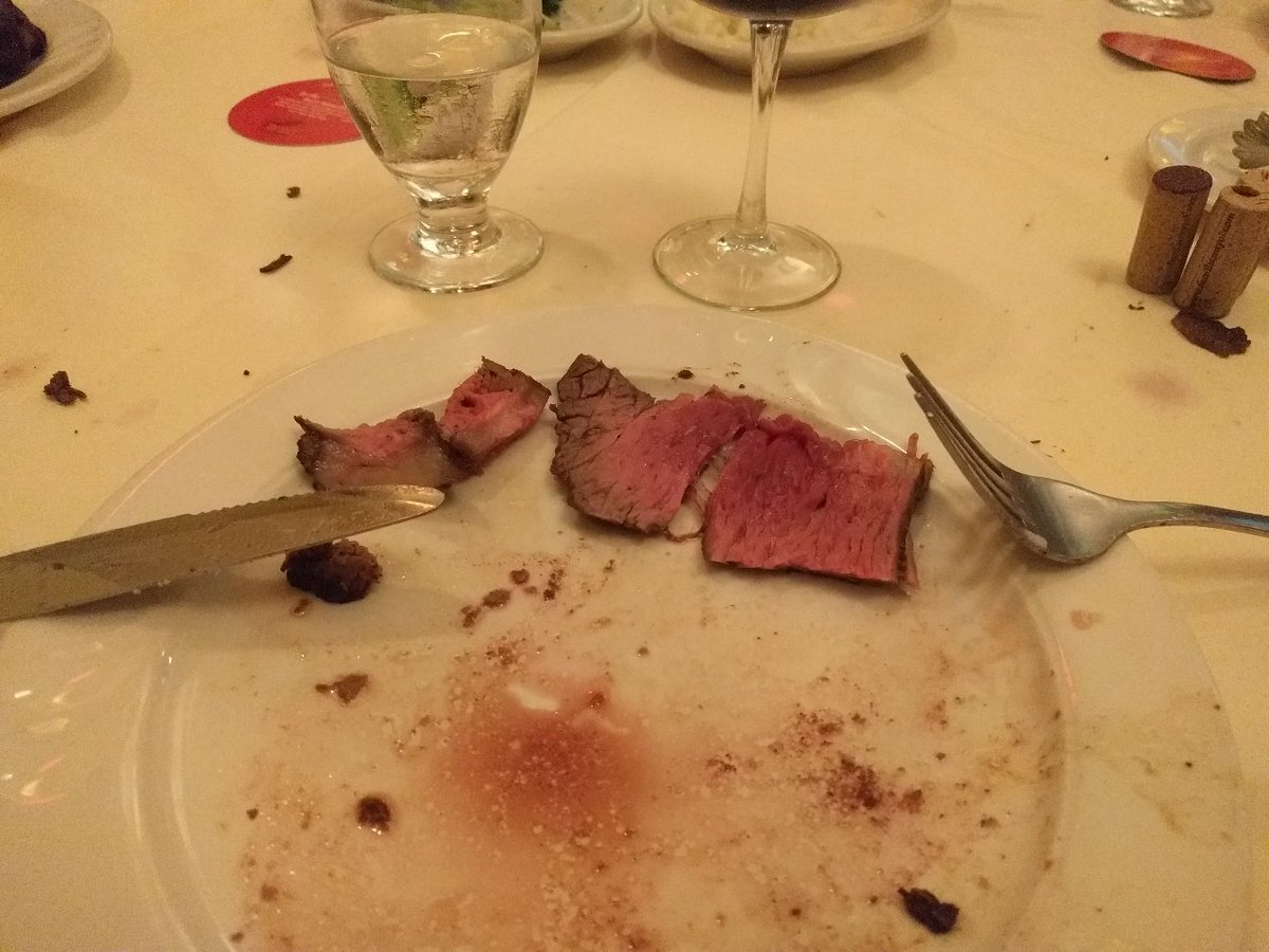 theRealRobbMcD's tweet photo. Mmmmmm. So much meat! #meat https://t.co/gWlB606OU5