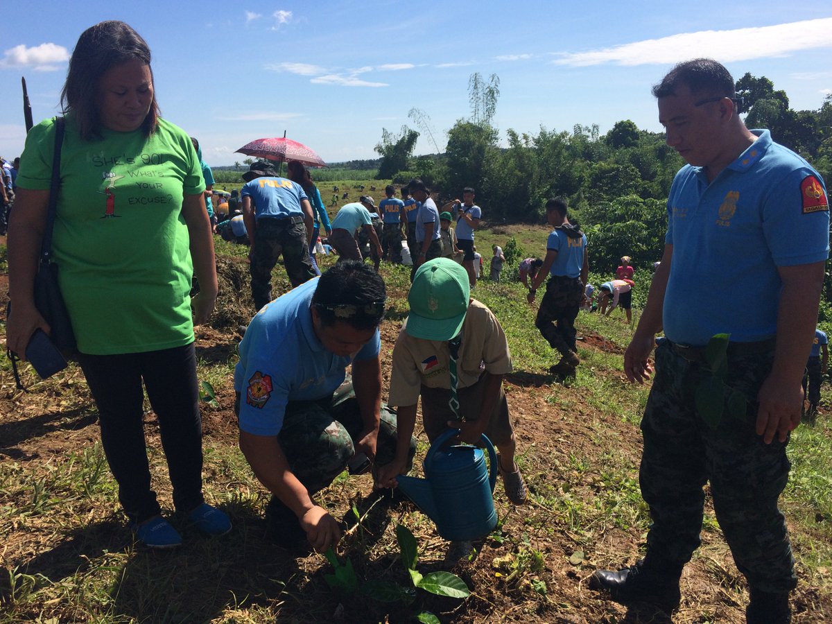 6thSABSAF's tweet photo. 6SAB PNP SAF personnel participating tree planting activity at Hda. Ricky, Brgy. Paraiso, Sagay City, Negros Occidental. https://t.co/ROB7pI9ZsJ