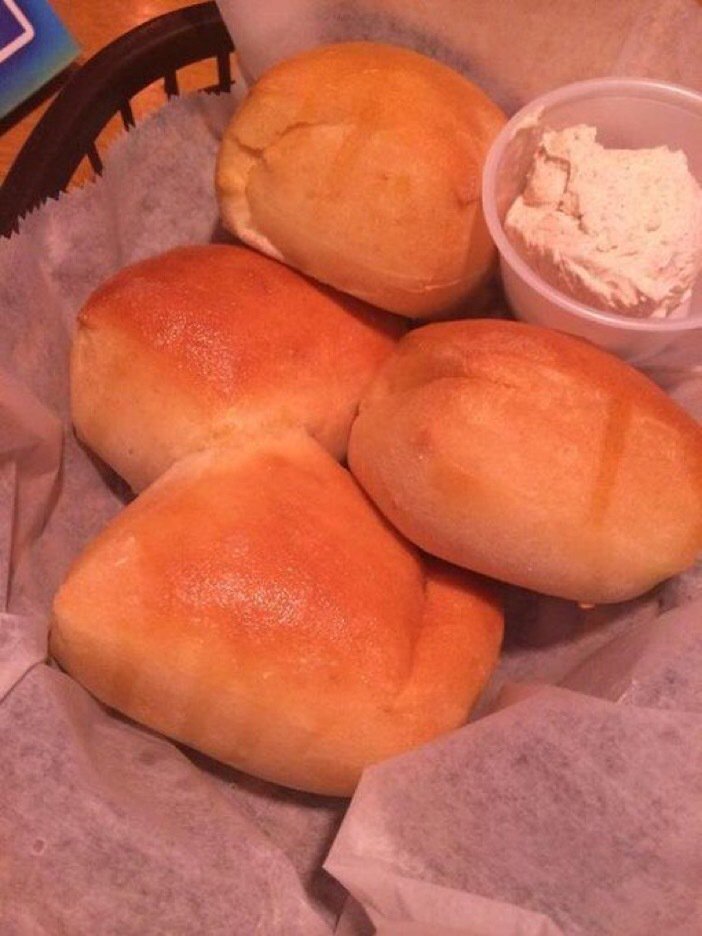 CauseWereGuys's tweet photo. TEXAS ROADHOUSE ROLLS OVER EVERYTHING https://t.co/74xrHSrHKr