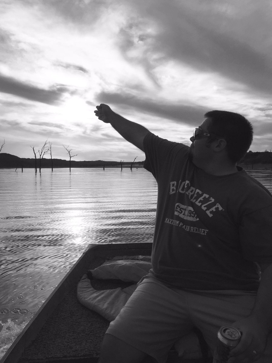 lost_velvet's tweet photo. Fun fishing trip!!!! https://t.co/m85s8MKqE4