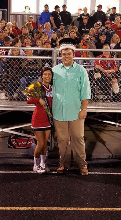 NmSection17's tweet photo. #NMHOCO16 Our King and Queen everyone 🔴◼️👑 https://t.co/5GLhBuHDB7