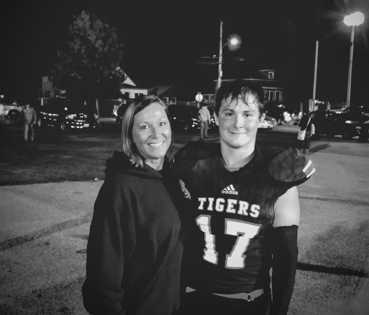 swthrt_00's tweet image. @camtagne17 so proud of you. #2touchdowns #biddefordtigers