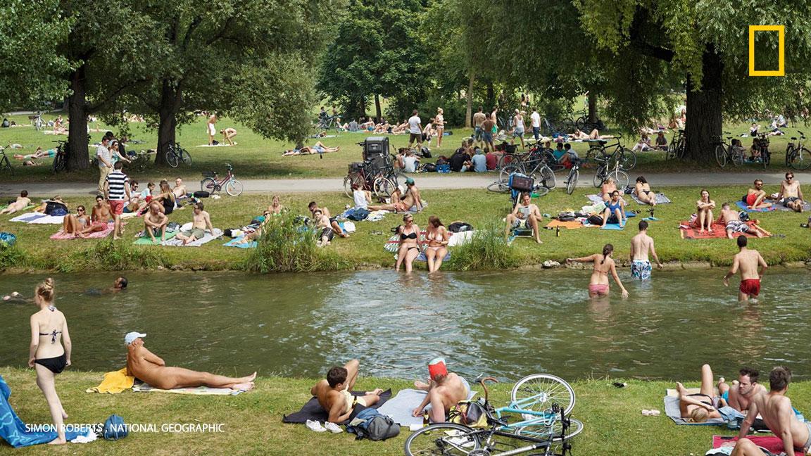 NatGeoPhotos's tweet photo. Just minutes from the city, urban parks are affording us convenient ways to experience nature: https://t.co/DZBNQ29Gfk https://t.co/L3Xc4e4nNS