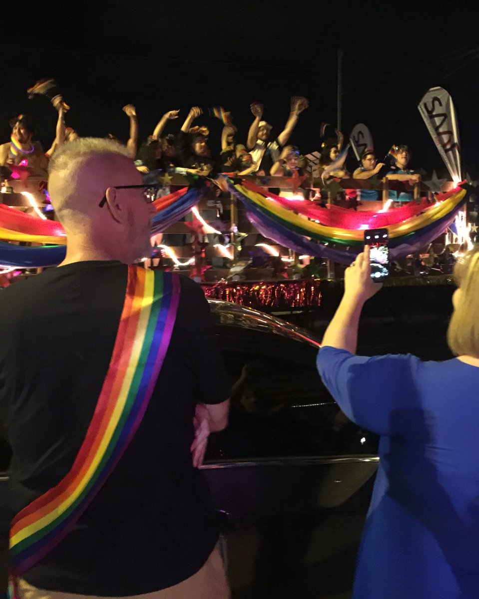 totallytucson's tweet photo. At #PrideOnParade 4th Ave #Tucson! @PrideTucson @WRMXRadio @SkyBarTucson WEBCAM: https://t.co/jccqbx6S37 https://t.co/nxgSIATCut