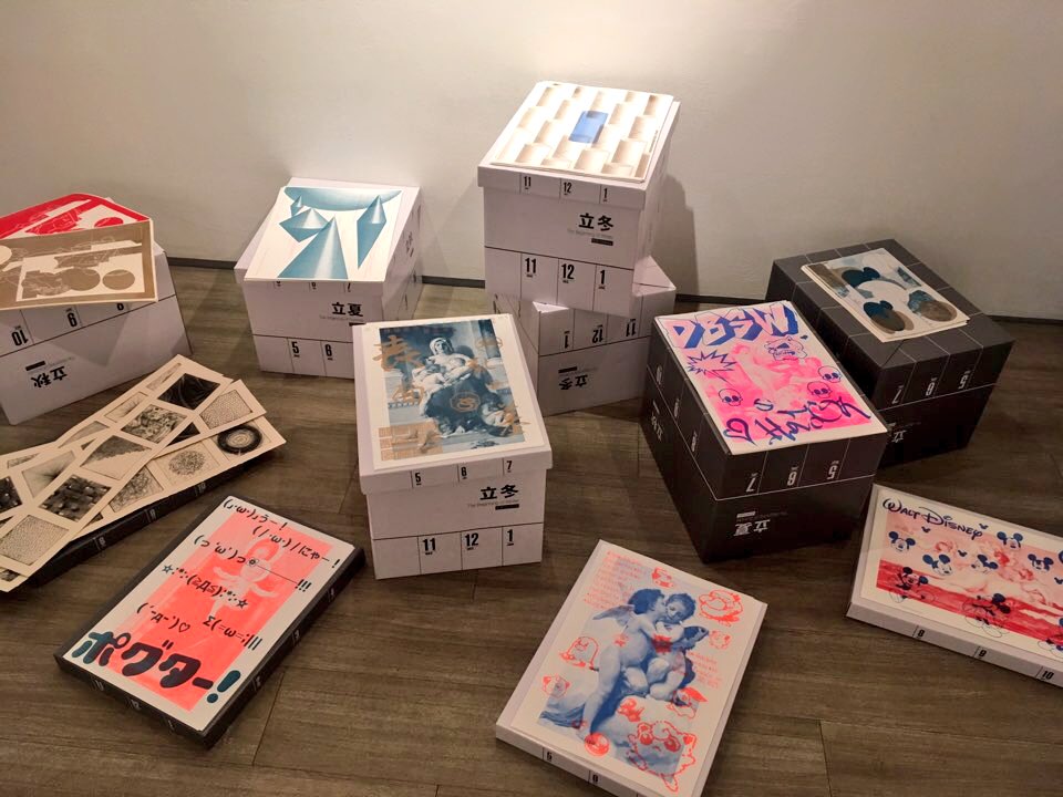 <컬러 프린트 숍>이 오늘 합정동 갤러리 사각형에서 오픈했습니다. 저녁 8시까지 방문하셔서 작품구매가 가능합니다💖 내일은 오전 11시부터 저녁 5시까지 진행됩니다!