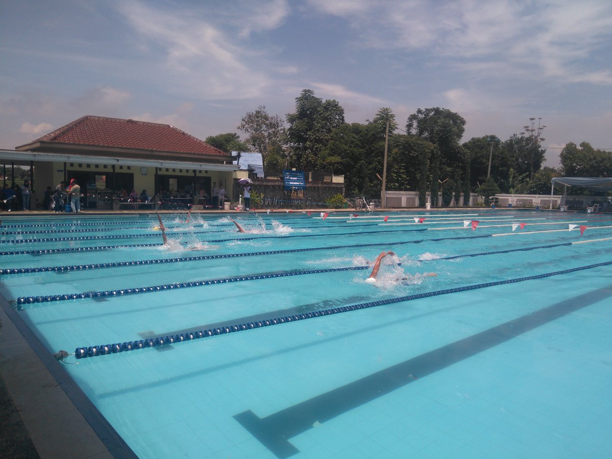 Ayo dukung universitasmu, 
Di PSC 2016
Yadhika swimming pool, tanjungsari, sumedang