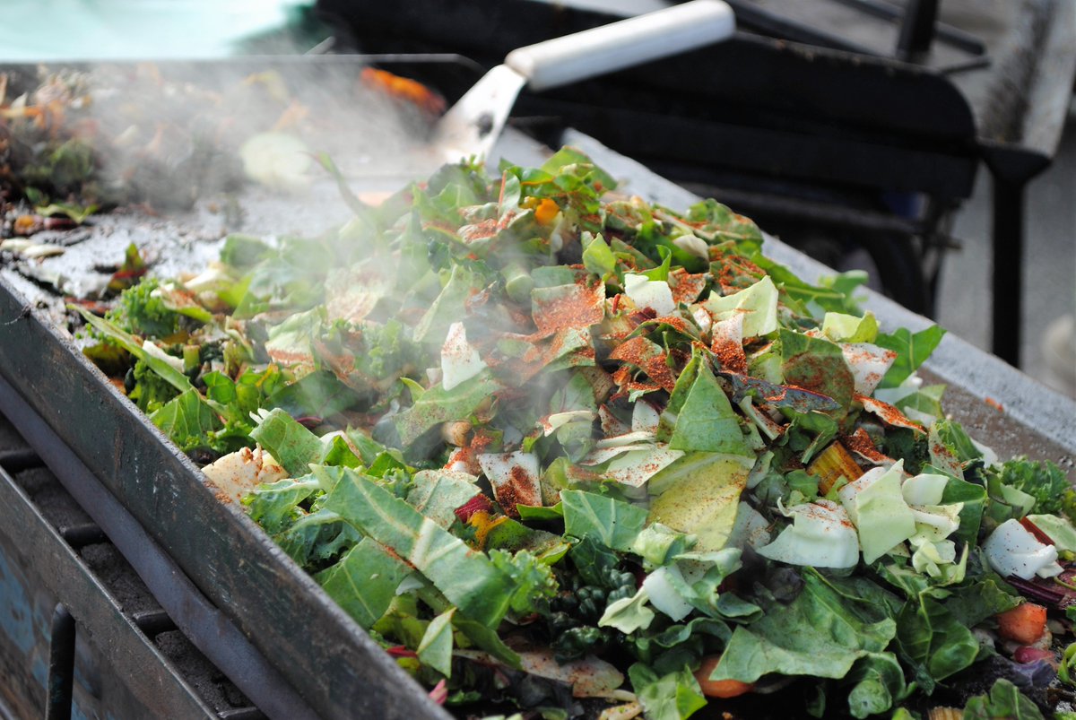 @SeoulKitchenSea <a href="/CheBogz_FT/">CheBogz Food Truck</a> <a href="/AbsolutHotDog/">AbsolutHotDog</a>  Patty Pan in the house - plan your lunch tomorrow! #lunch #ShorelineFM #delicious #eatlocal