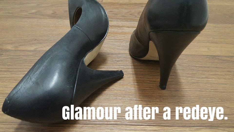 flightiquette's tweet image. Night owl flight. Please drink plenty of water. Please. There is always one fainter.
#fallingapart #whereaminow #thereisalwaysone