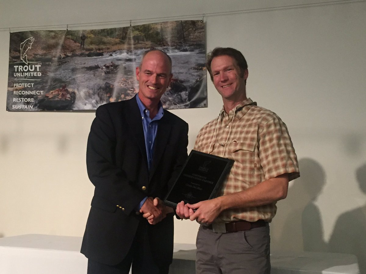 TroutUnlimited's tweet photo. Peter Vandergrift accepted the Corporate Conservation Partner Award for @CostaSunglasses at the TU Annual Meeting #TU2016 https://t.co/VKwgDqMT23