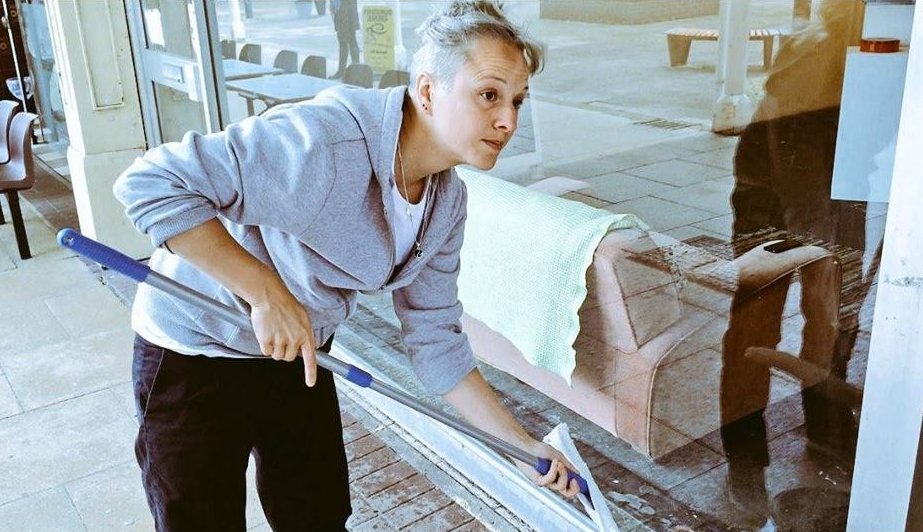 artlicks's tweet photo. Look out for Charlie Rawson today across select festival venues with her 'Window Cleaner (Performance)' #alw2016 https://t.co/HVDTzmp321