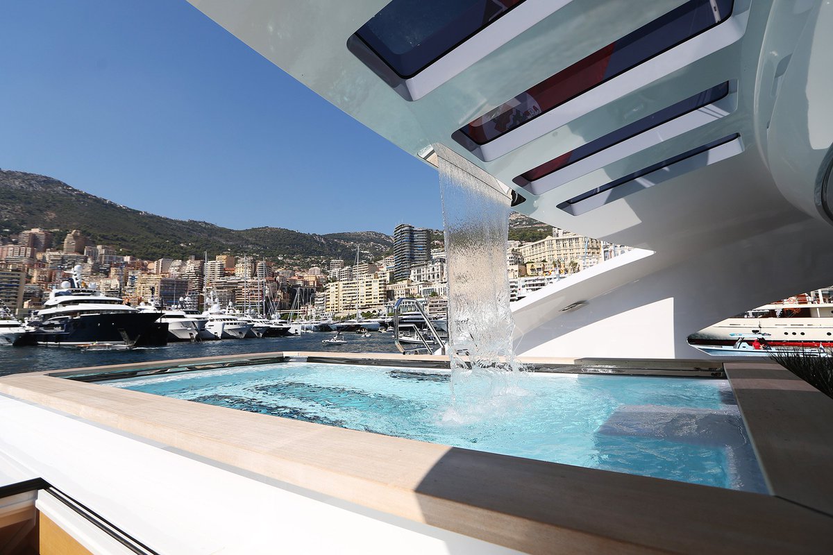 business's tweet image. The #monacoyachtshow outdid itself this year bloom.bg/2dkK5tg