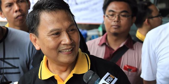 NewssChannel's tweet photo. Mardani sebut penggusuran masa Jokowi lebih manusiawi ketimbang Ahok https://t.co/hEDkiVBpTE https://t.co/vFjvNFW3tu