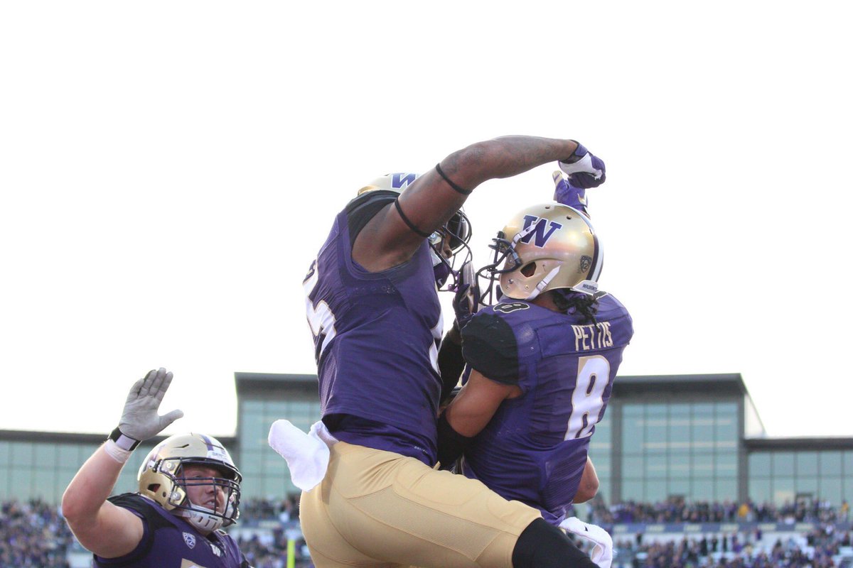 UW_Football's tweet photo. W.

#PurpleReign https://t.co/V69cMzBj0x
