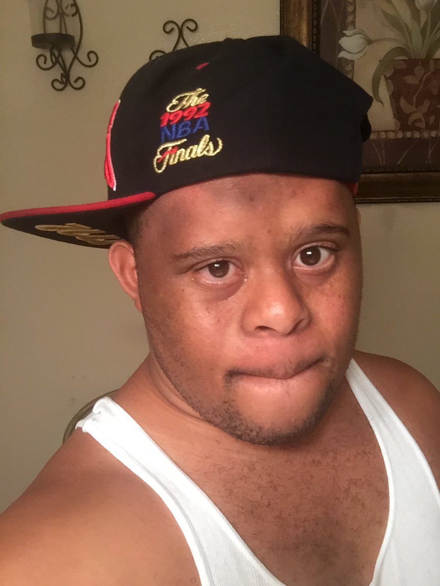 rell_0g tweet picture