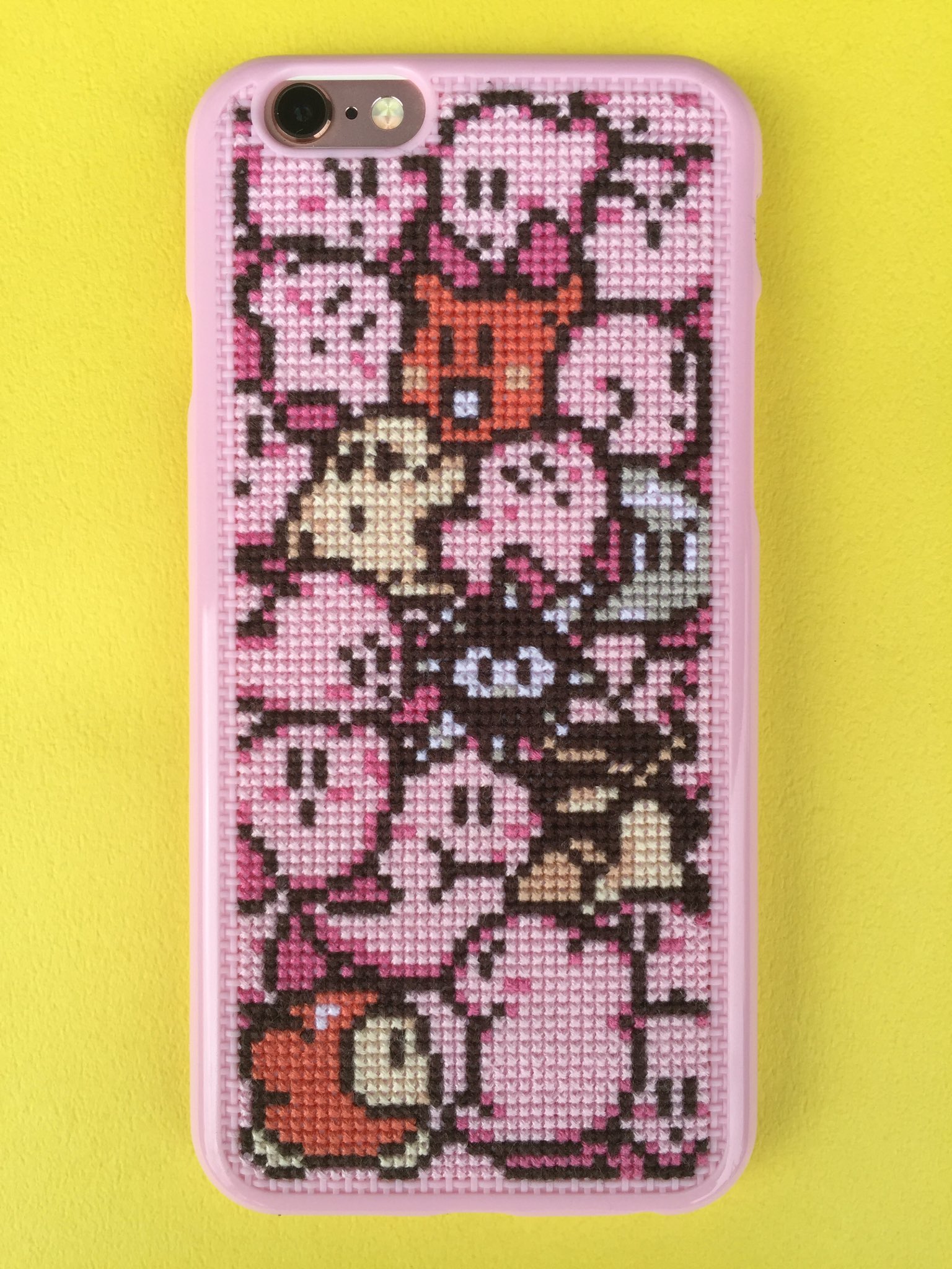 べｯ Twitter પર クロスステッチiphoneケース カービィちゃん詰め合わせ柄 ついに完成 縫うのに34時間 星のカービィ 8bit Shugei クロスステッチ