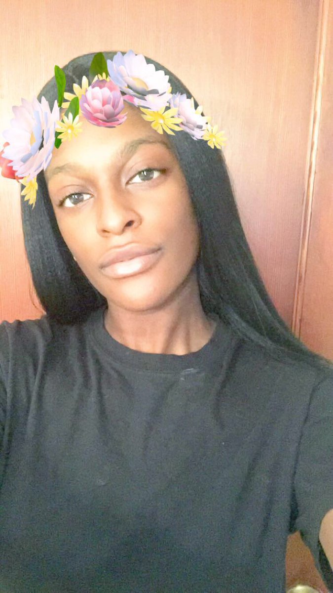 JAYDANOTPINKETT's tweet photo. #Newweavewhodis 🤔🍫 https://t.co/9BVsjuahaR
