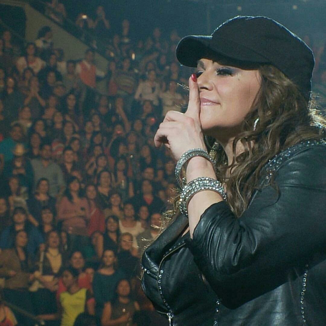 ClubDeJenni's tweet photo. RT @FansDeJenniR: #Repost @jennirivera
Shhh..... 👆#III2016
#JenniRivera #JenniVive #1969Siempre #JRTeam https://t.co/MSd2OvWLqJ