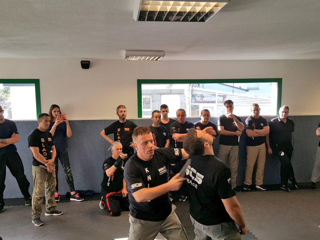 KaengStudio's tweet photo. Master Frans Stroeven en stage chez Kaeng Studio Sport ! 
#Kali #FransStroeven #KaengStudioSport https://t.co/HnJncpGCQc