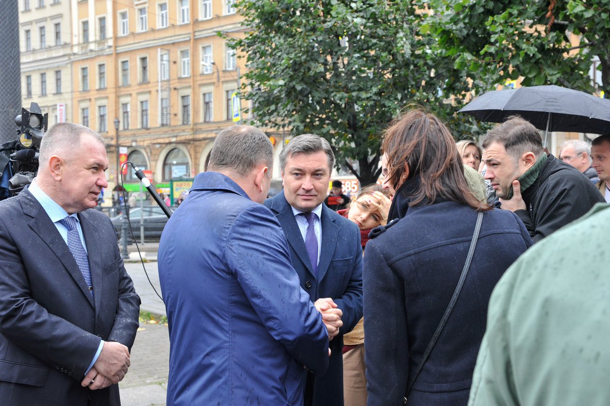 kamnevn_'s tweet photo. Зачистка на Сенной (полный фоторепортаж https://t.co/yxPAaOEBek) https://t.co/FjfhFnrcTP