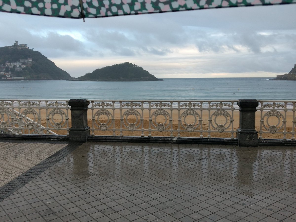 acpyss's tweet image. Who could tell?It&apos;s actually pyssing!! #pyss16 #saturday #basqueweather