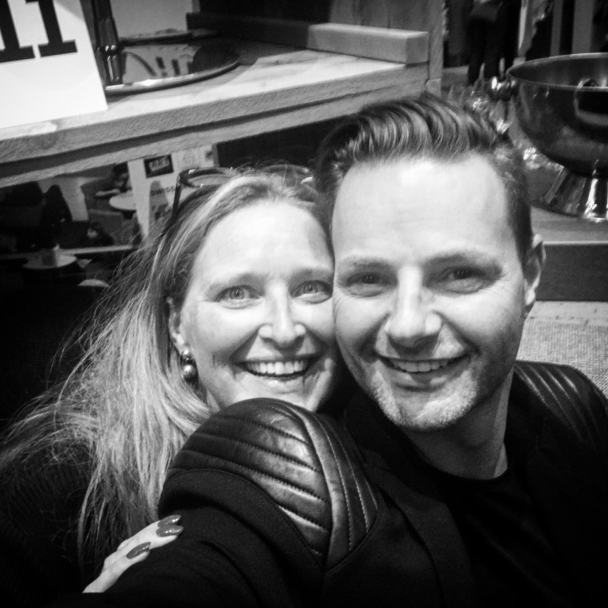 InteriorProof's tweet image. Bijzondere ontmoeting @vanjeaf @FredvanLeer Fred’s Favourites bewonderen #vtwdb16  #style #interiordesign #inspiratiespot @Villa_Arena