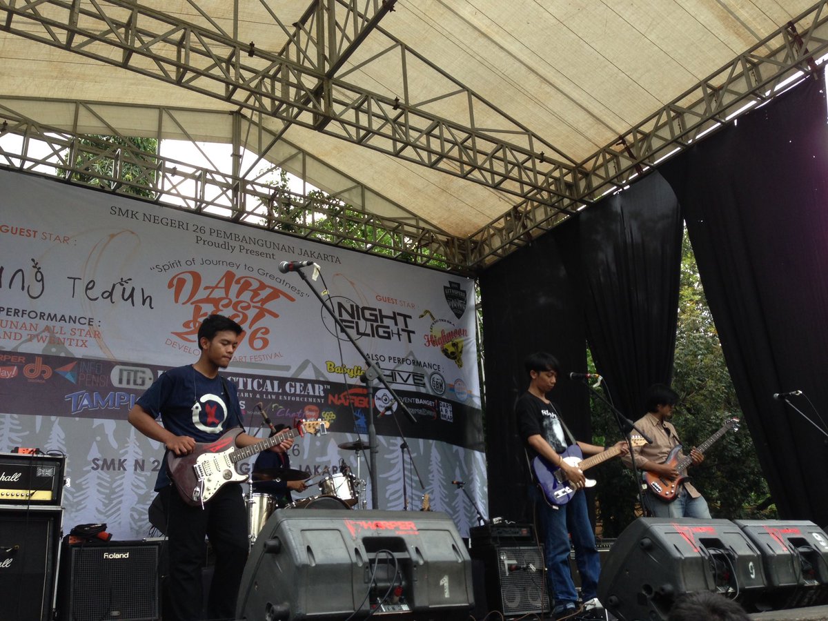 HIVE_ID's tweet photo. Thank you @LITOSPERE2k16 for the warm reception! Semoga bisa main disini lagi nanti 😁cc: @tfo_production @NugrahaSaputera @AristanaPrawira https://t.co/GdOEzzWROQ