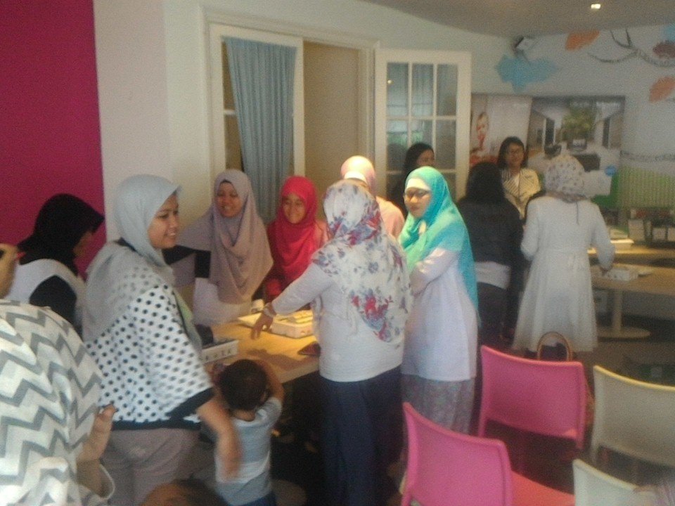 sallyfauzi's tweet image. Wiih ramee mau games @Emak2Blogger  #KEBSchneider #emak2blogger