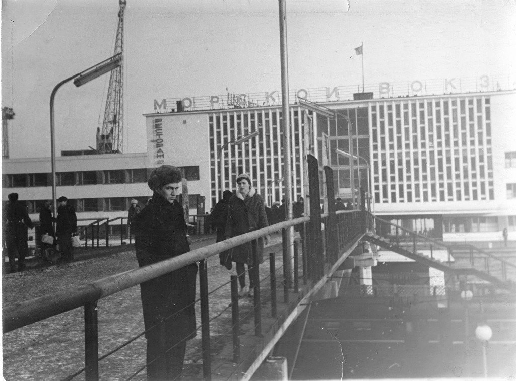 1960 г. У Морвокзала.
#старыйвладивосток #oldvdk #vladivostok #retro #история #владивосток