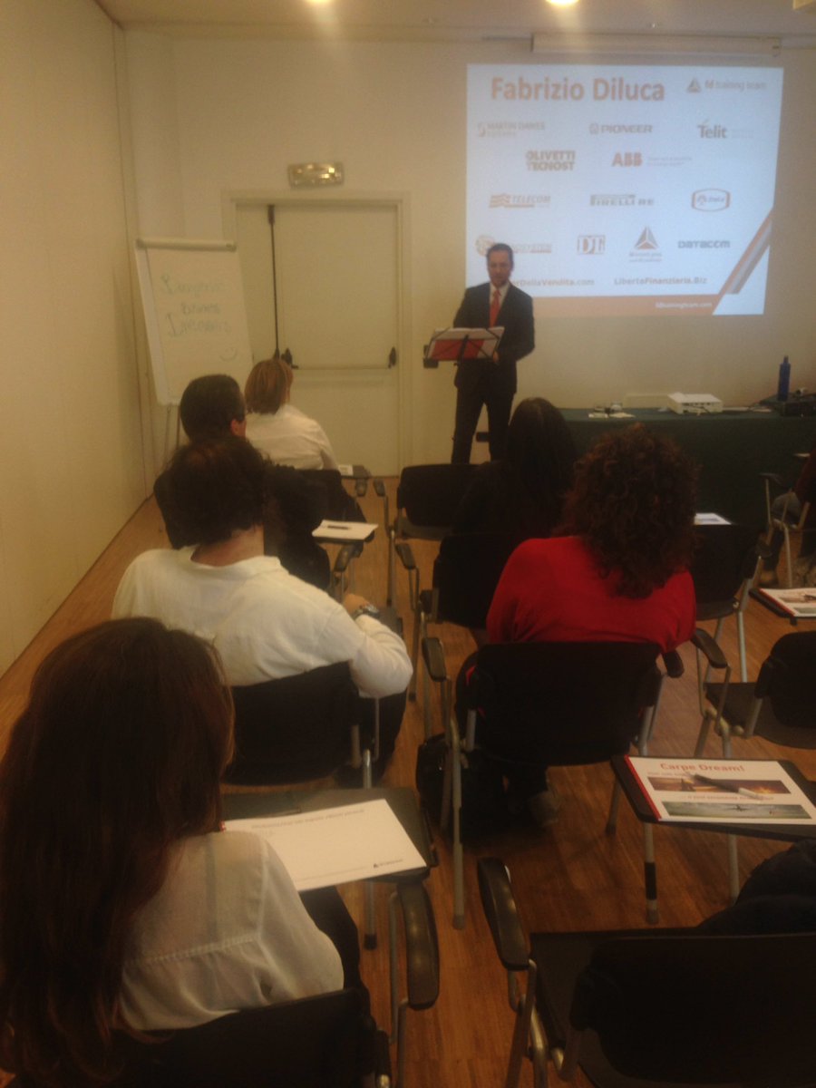 NadiaToppino's tweet photo. #carpedream in corso con @Impresaincorso e #fdtrainingteam @FabrizioDiluca #imprenditori #startup #professionisti #impresa #ideadibusiness https://t.co/0bYOmmrNuK