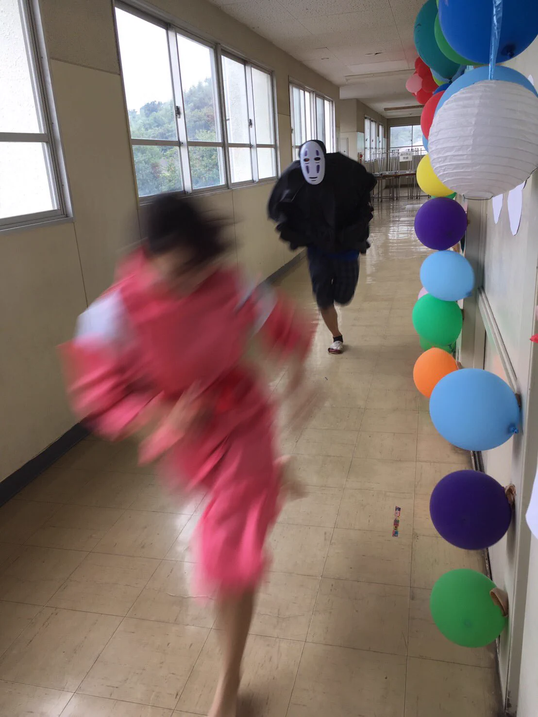 躍動感ありすぎｗｗｗ文化祭とはいえ実際こんなの追ってきたら逃げるわｗｗｗ