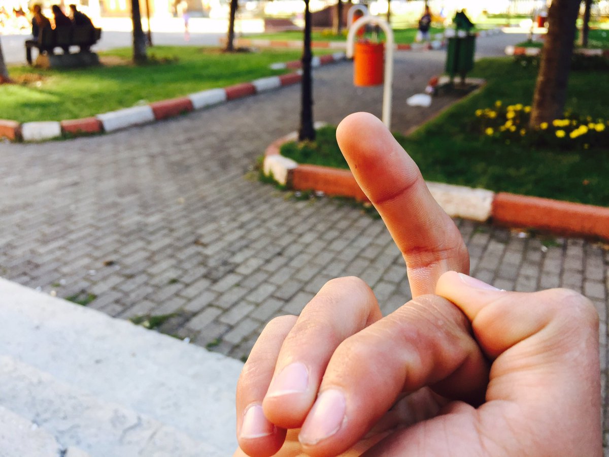 zafer'in parmağı pisa kulesiyle yarışır aghsgaffa