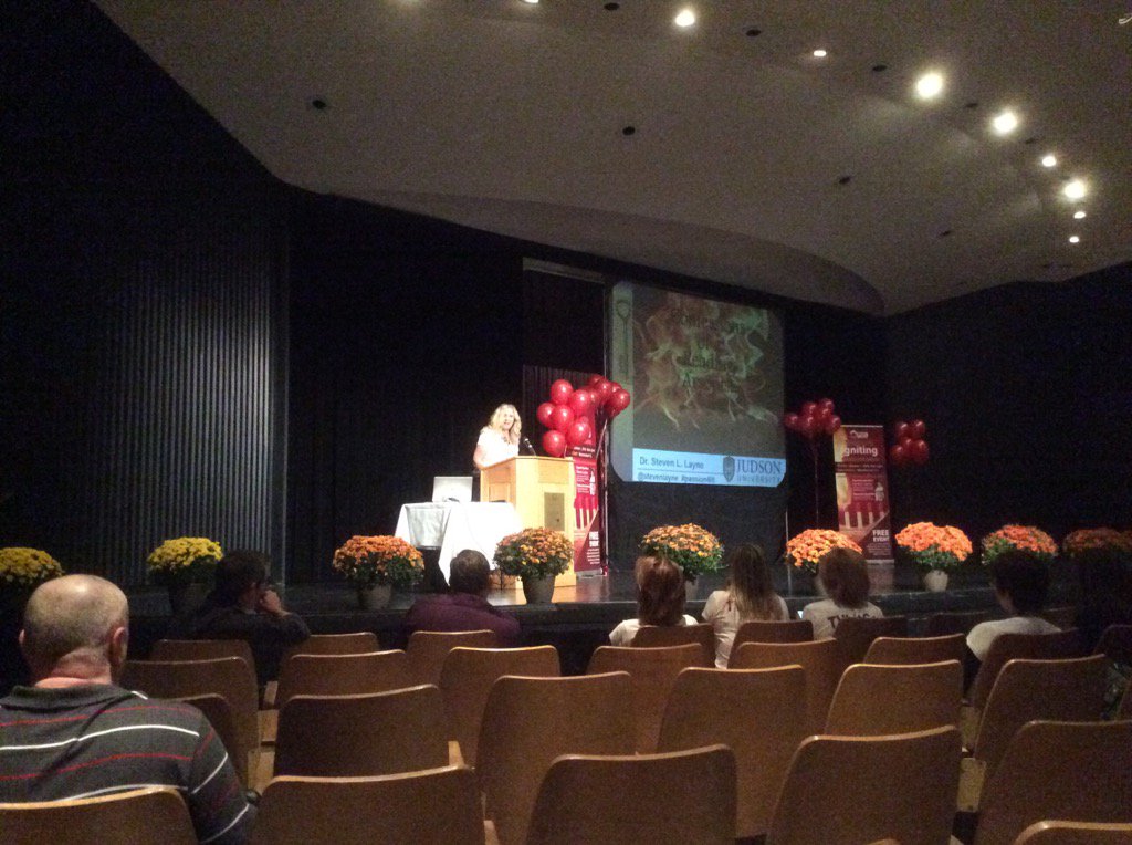 kraekerc's tweet photo. @sbruyns opening #litcon16 https://t.co/ZZvqx4wZcE