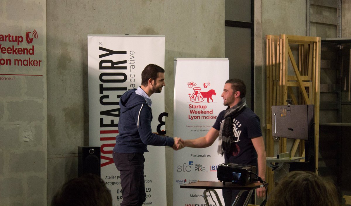 majoragv's tweet photo. Et si les membres de @itsevotion et #MaximeValet venez essayer la Dark Room de #REDBULLMINDGAMERS à @Ynov_Lyon ? #bonvieuxtemps https://t.co/TBxw7RhNyi