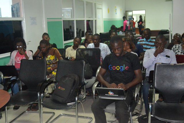 JCertif's tweet photo. C’est déjà le retour dans ateliers de formation, début de la deuxième et dernière partie de la formation !
#JCertifBrazza2016 https://t.co/h67AkopKvT