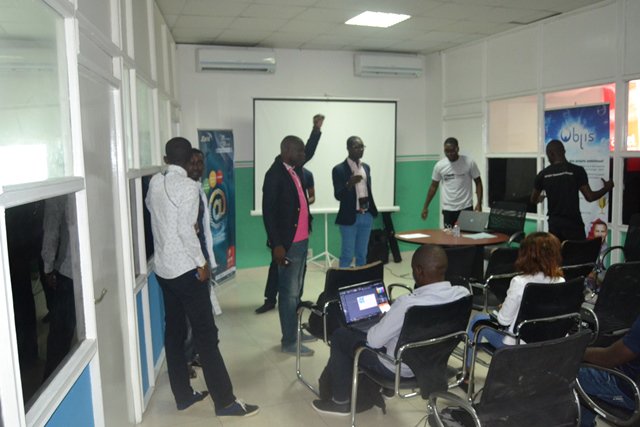 JCertif's tweet photo. C’est déjà le retour dans ateliers de formation, début de la deuxième et dernière partie de la formation !
#JCertifBrazza2016 https://t.co/h67AkopKvT