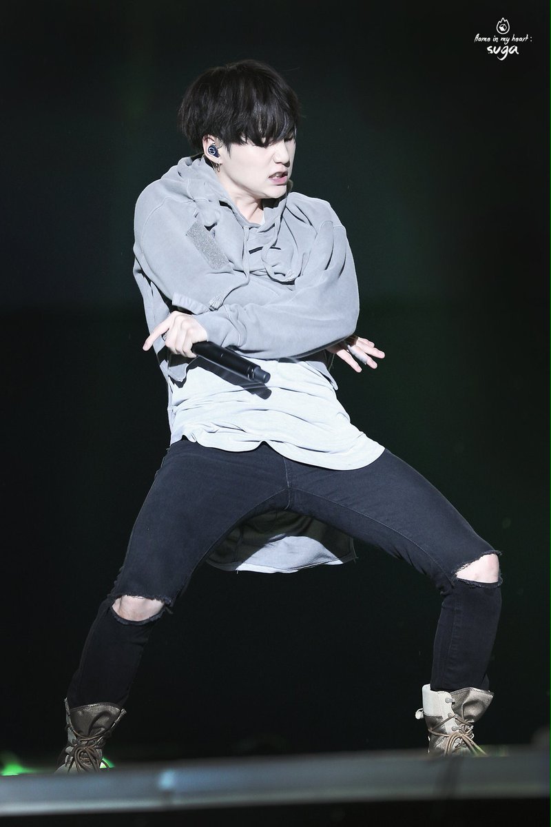 BTSMlN's tweet photo. From 0 to 80 real quick.
#KWF2016 #BTS #SUGA https://t.co/qo4Aku613d