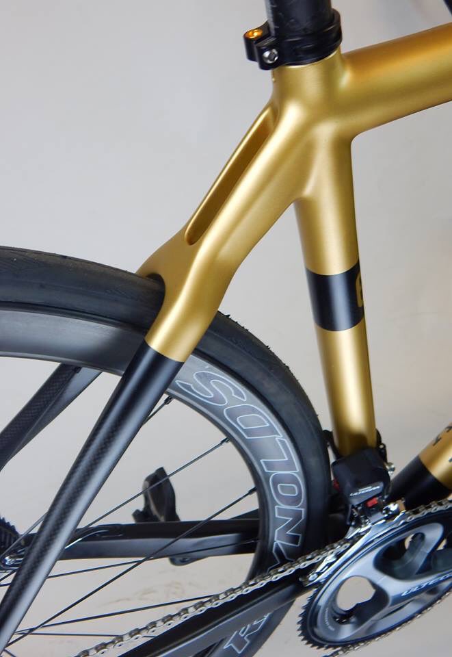markowenreilly's tweet photo. https://t.co/sxPx7qD41z 600SL-D Carbon flat mount disc #madeinengland @VecchioJo @davearthur @CycleArtPrudhoe @CycleEXIF @MadeinBritainGB https://t.co/JOJEZV5mCR