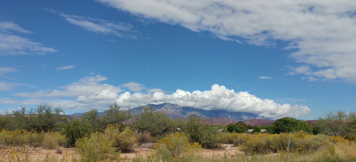 caseallen's tweet photo. Clouds lifting over a mountain range. 1 point extra credit for any #Geog1202 student who retweets the process(es)! #geography https://t.co/kKGWnAXBRx
